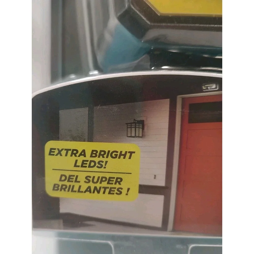 Bell Howell Solar Bionic Light Motion Activated‎ New In Box Peel and Stick